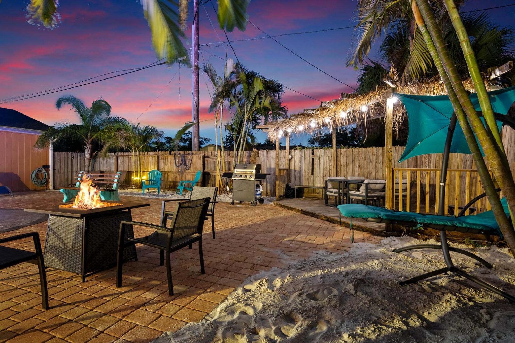 Coastal Villa W Amazing Courtyard - Splash Pad! Sarasota Exterior photo