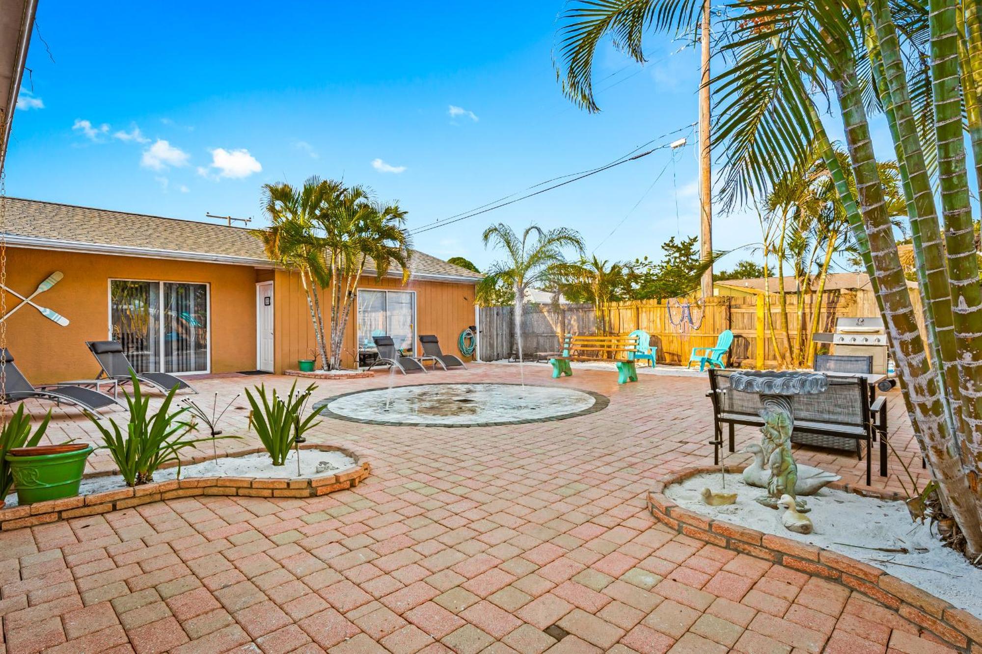Coastal Villa W Amazing Courtyard - Splash Pad! Sarasota Exterior photo