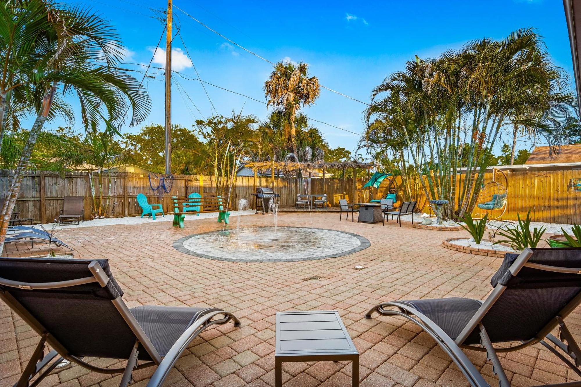 Coastal Villa W Amazing Courtyard - Splash Pad! Sarasota Exterior photo